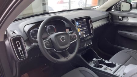 volvo XC40